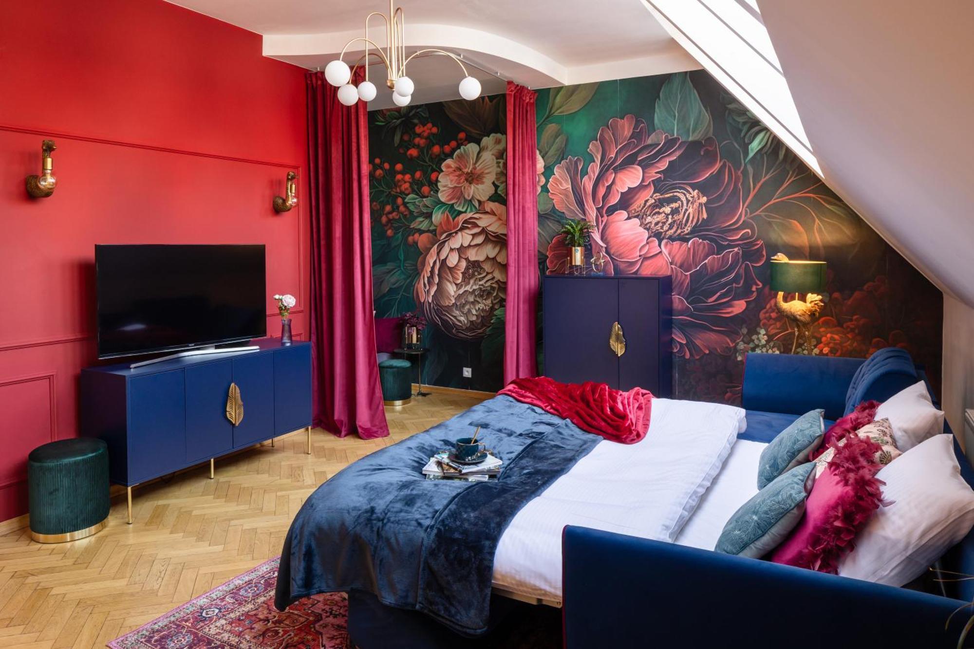 Apartmán Decadent Art Deco Balcony Apartment In Old Town
