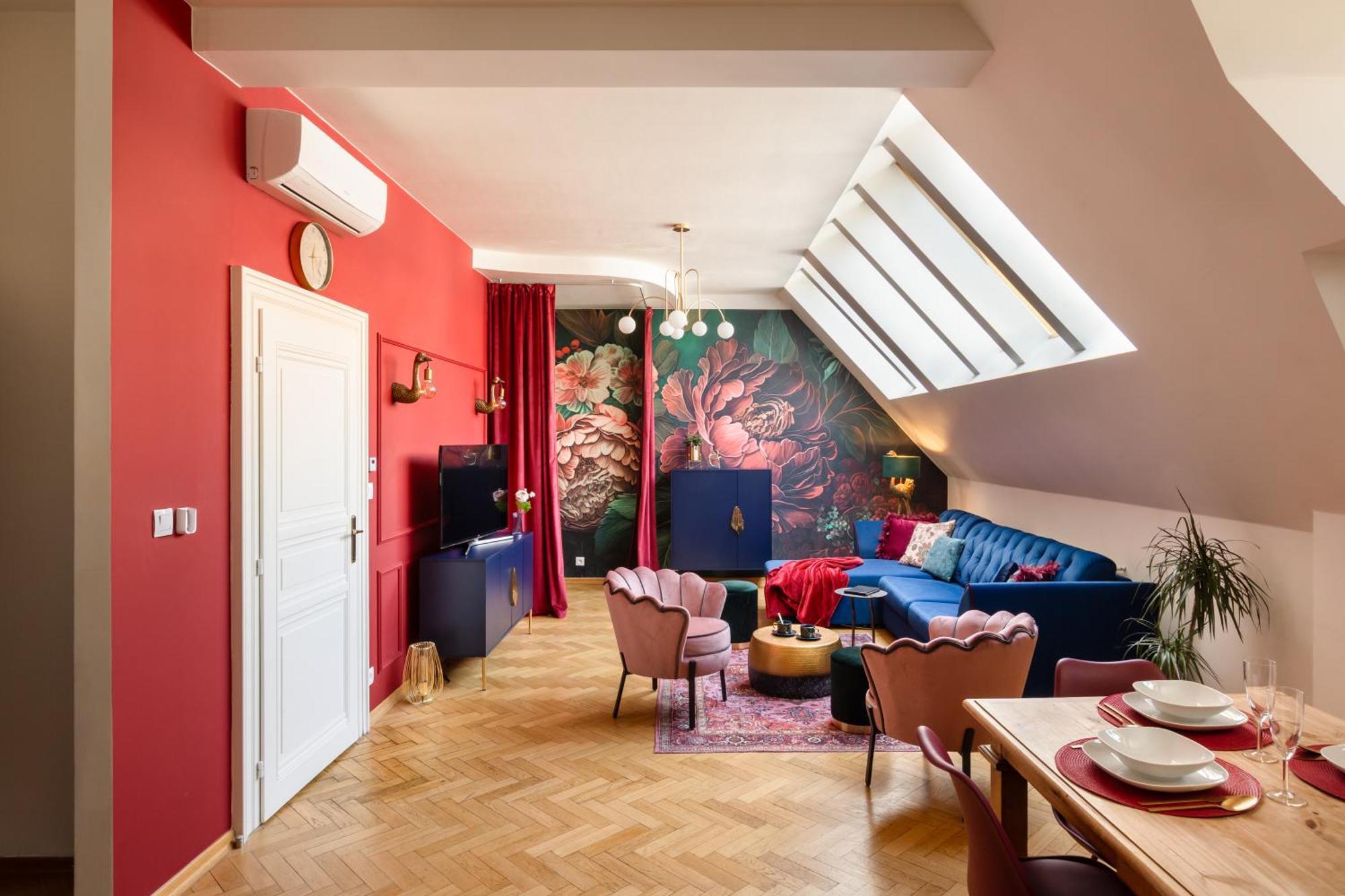 Apartmán Decadent Art Deco Balcony Apartment In Old Town *