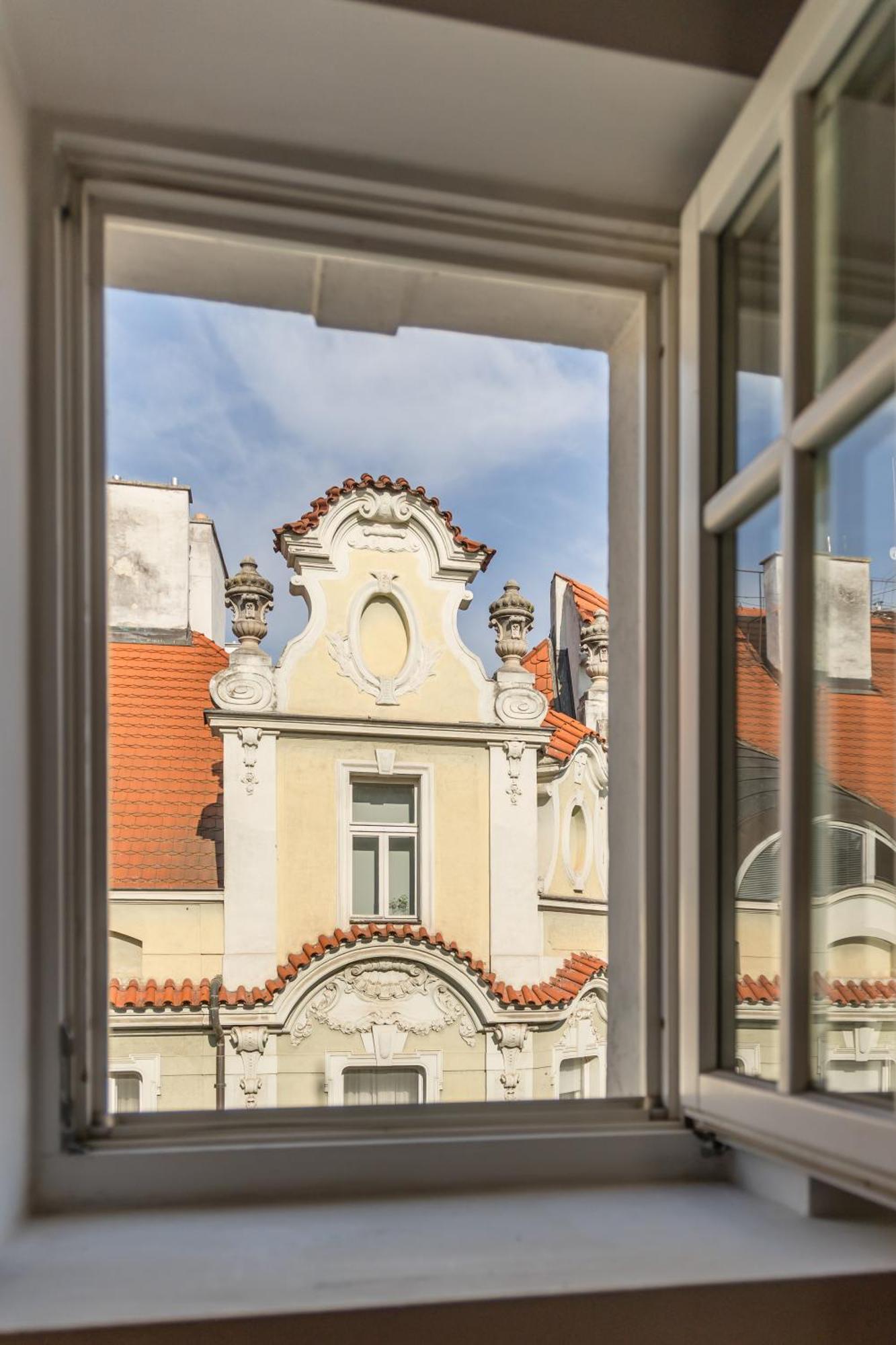 Decadent Art Deco Balcony Apartment In Old Town Apartmán Prague